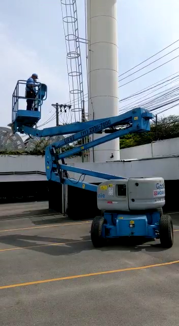 Plataforma Elevatória Genie em ação no Shopping Central Park, Cotia - SP -  Andaimes Urbe